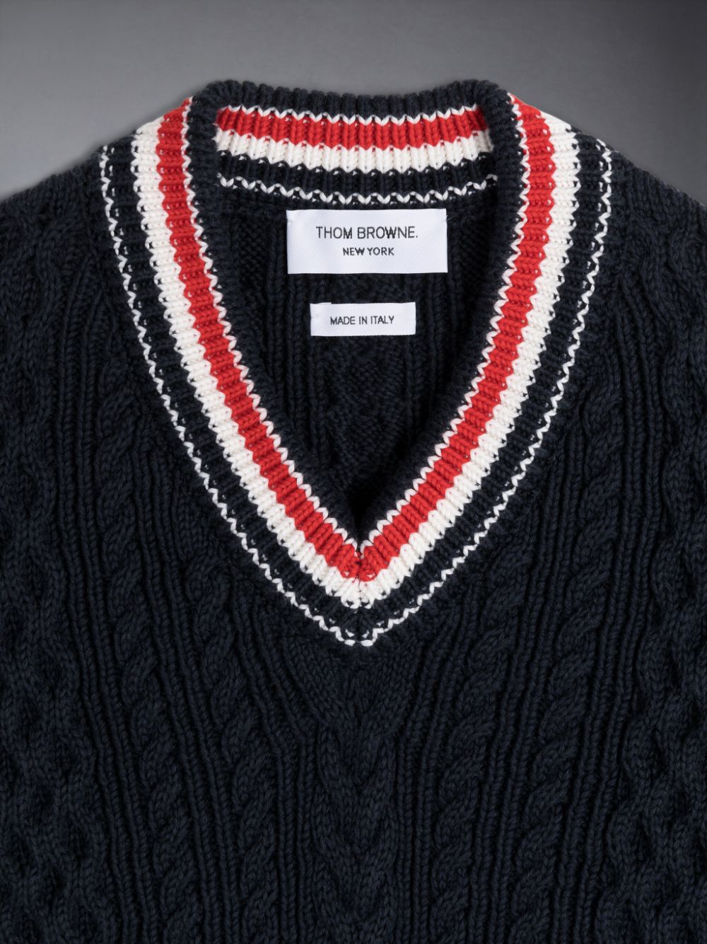 Boys's Thom Browne ARAN CABLE CRICKET STRIPE V-NECK Pullover Blue | PVE43B56579