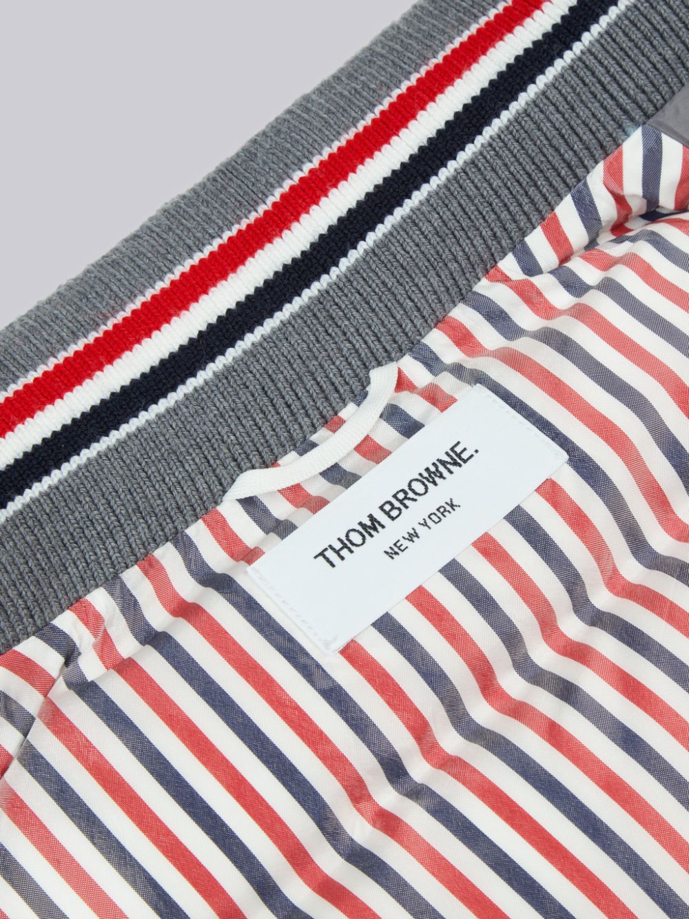 Boys's Thom Browne Medium Ripstop Downfilled Sleeveless 4-Bar Vest Grey | HEB36P90343