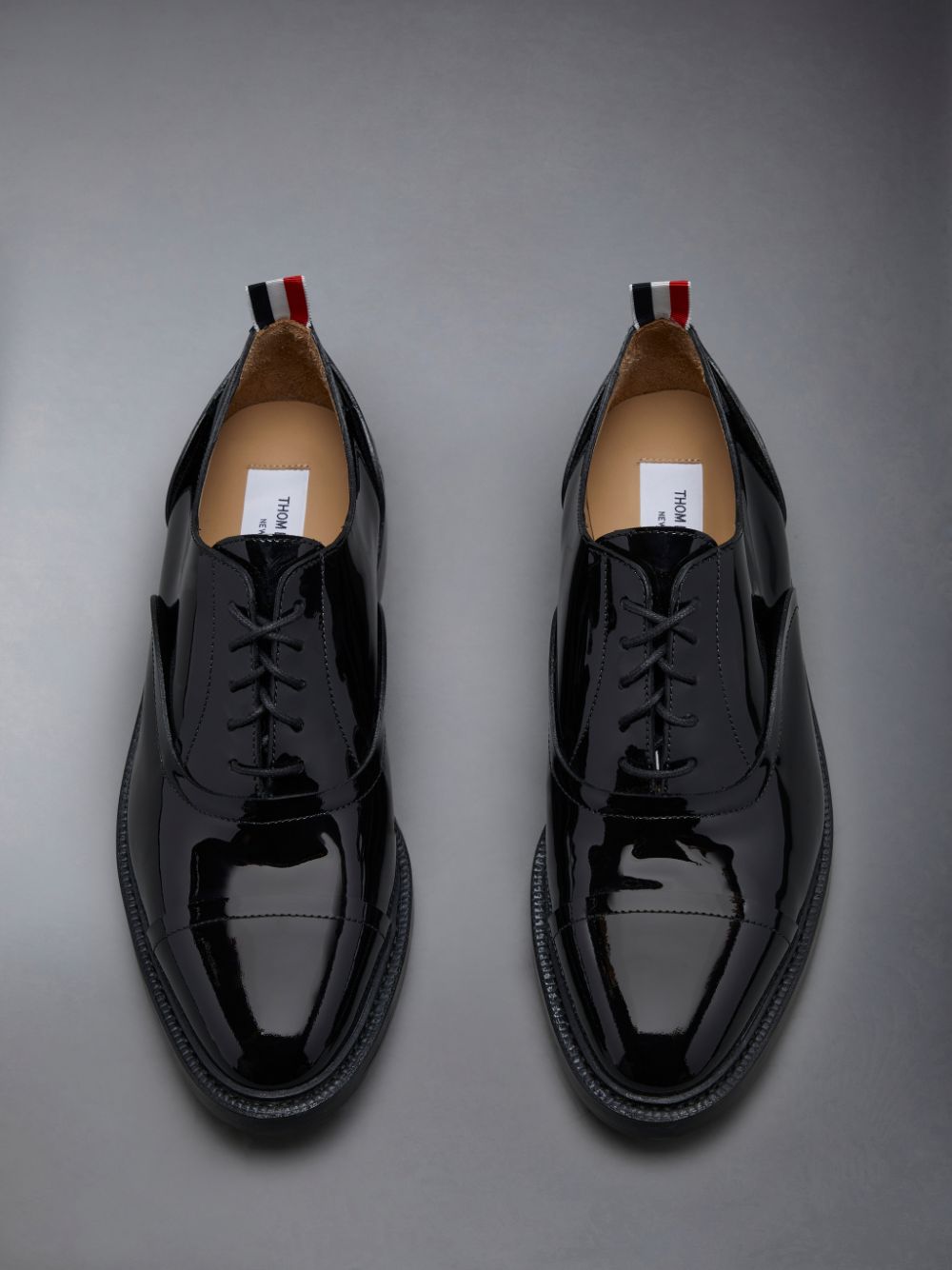 Men Thom Browne Soft Patent Raw Edge Goodyear Sole Cap Toe Oxford Shoes Black | CHT44I59177